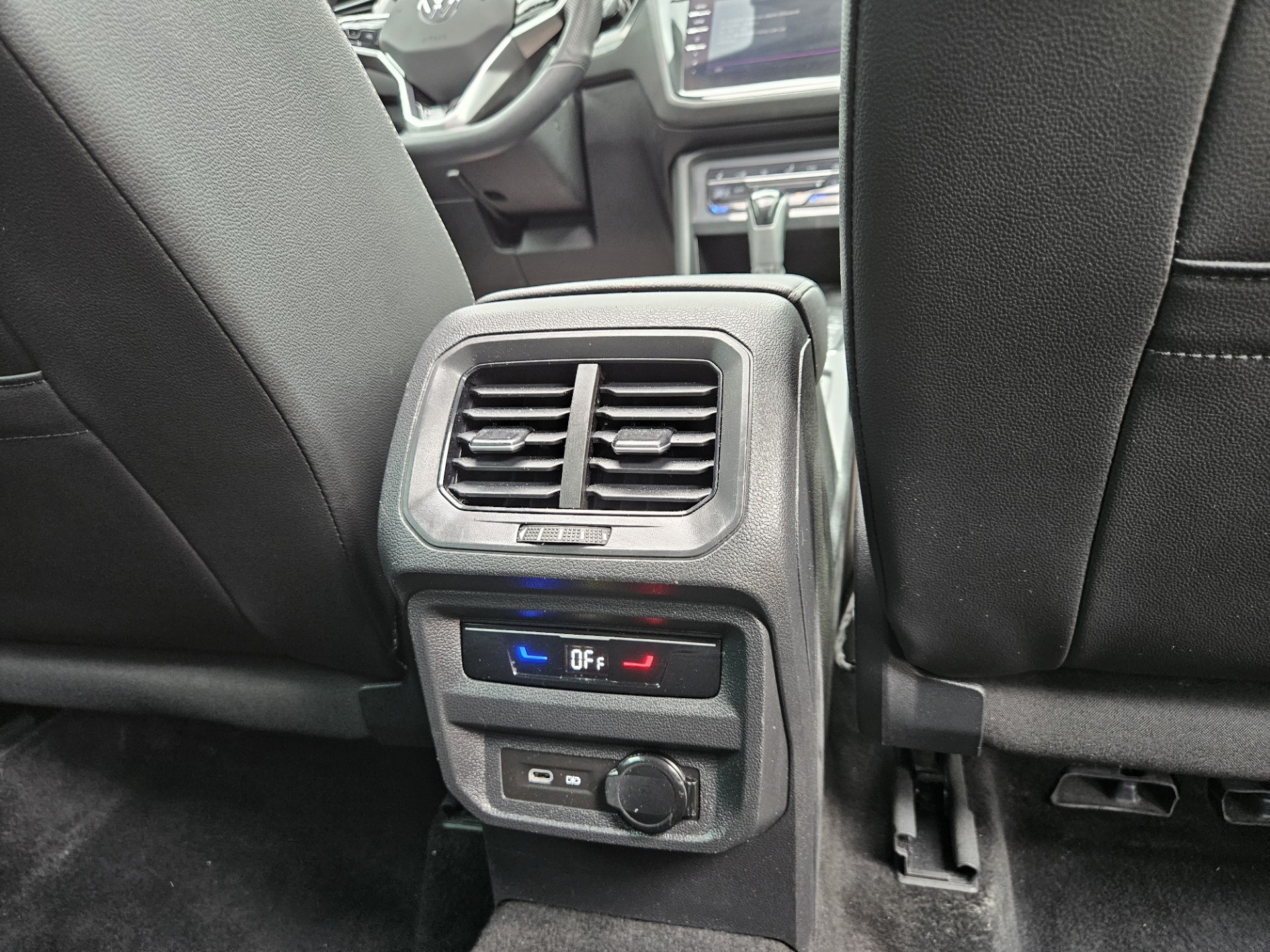 47037641-15.jpg