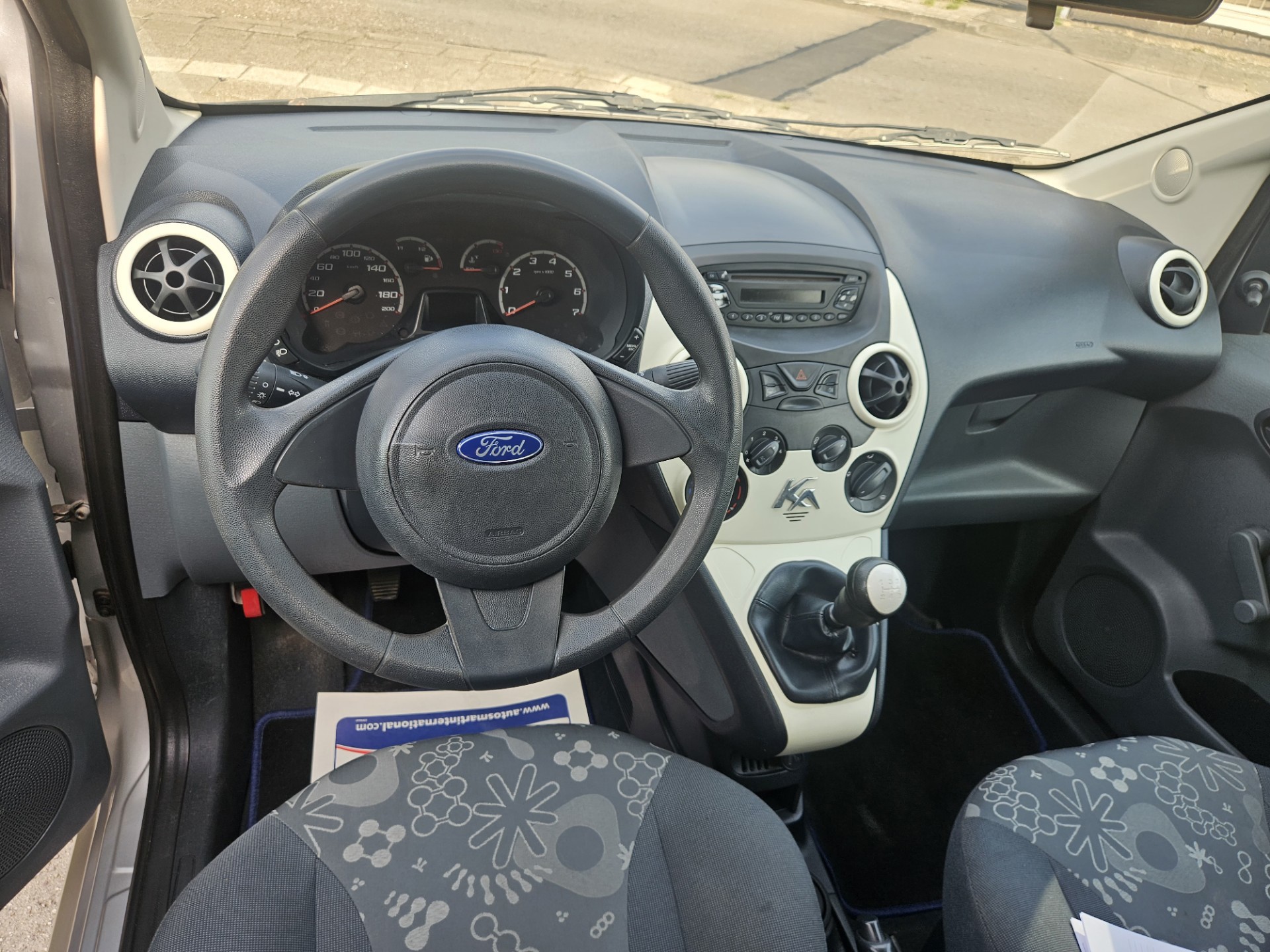 47038918-28.jpg