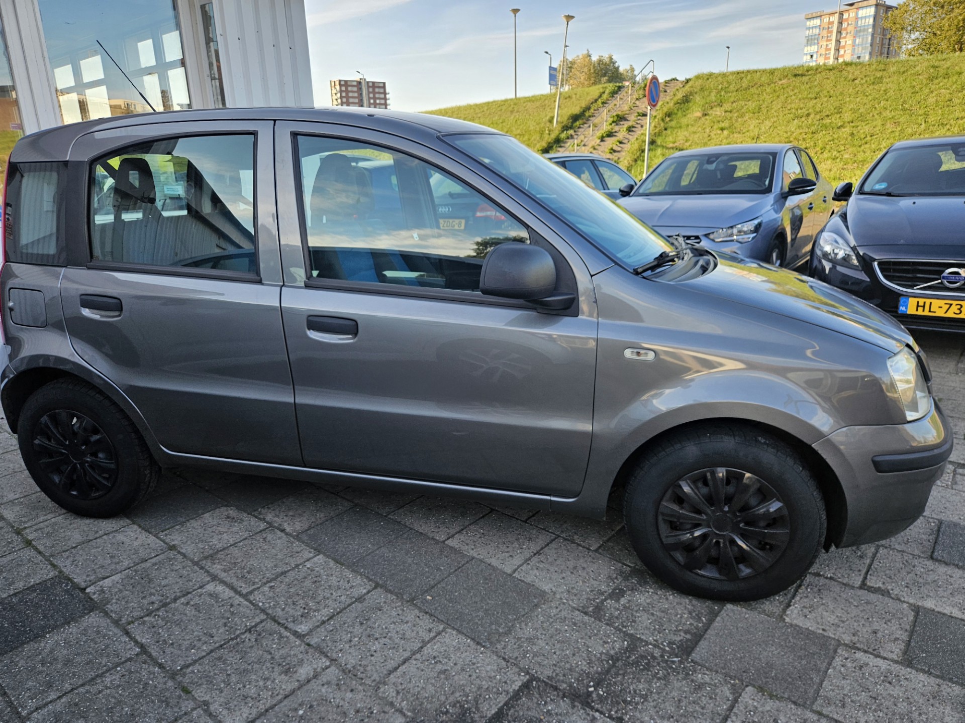 47768848-1.jpg