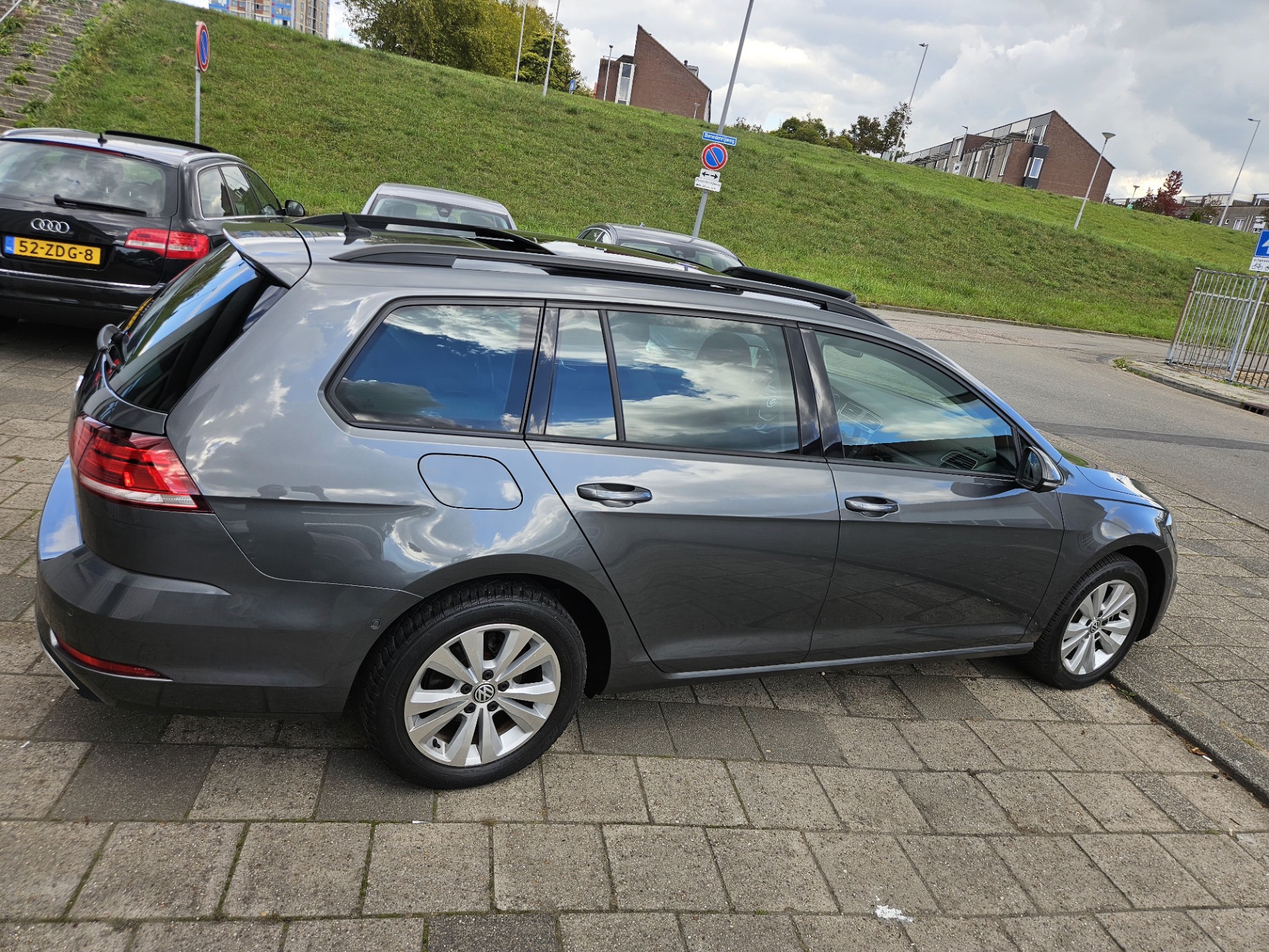 47991159-2.jpg