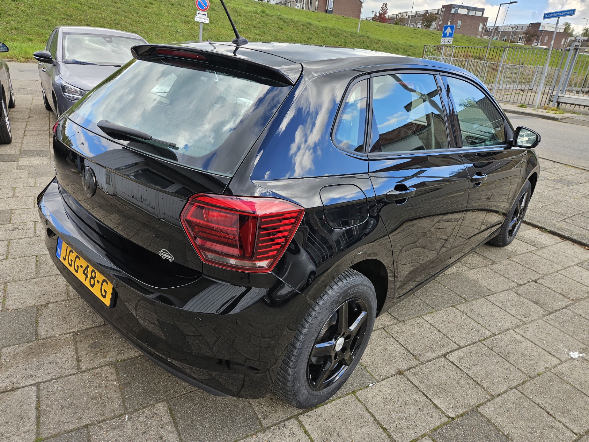 47994021-4.jpg